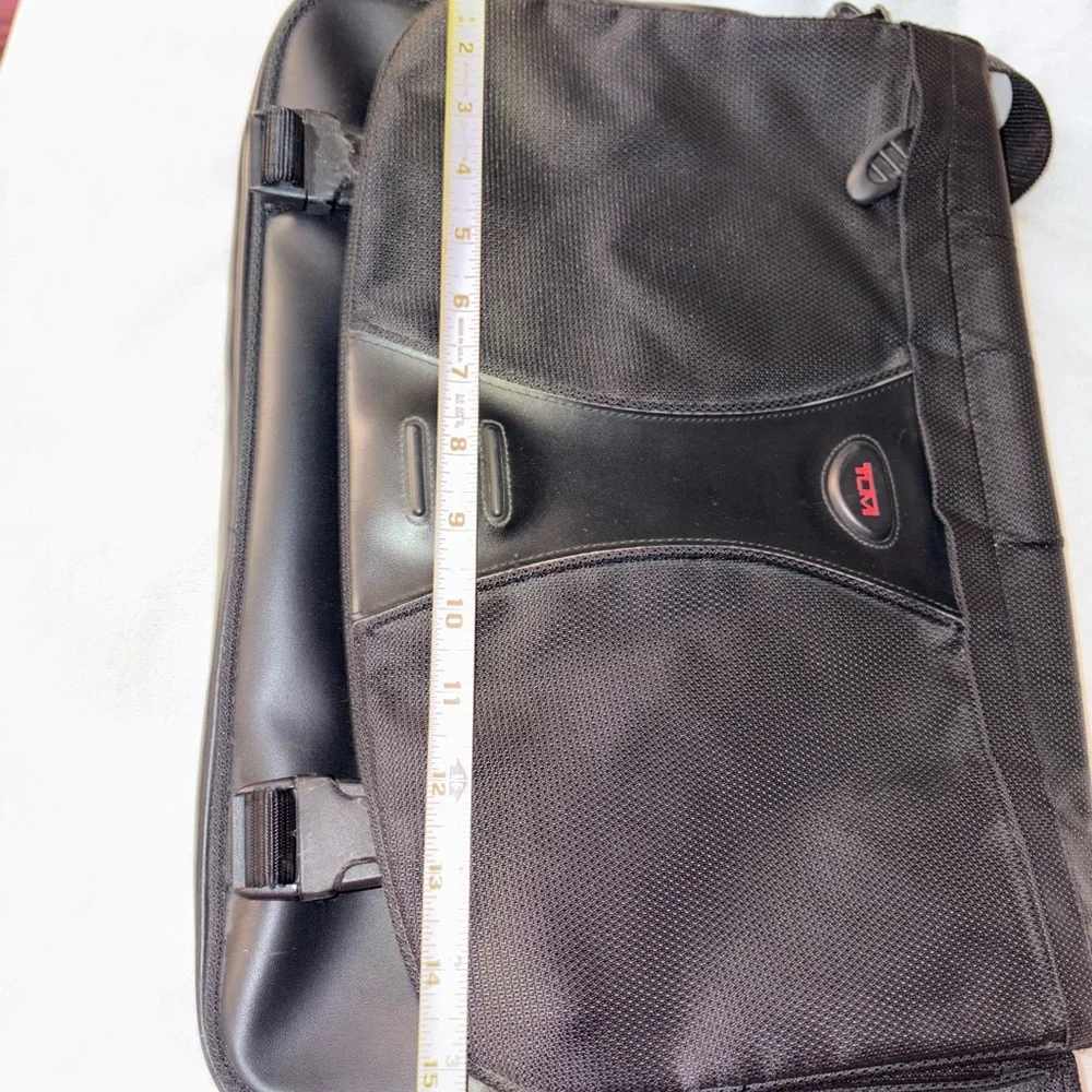 Tumi Black Messenger Bag Ex Cond